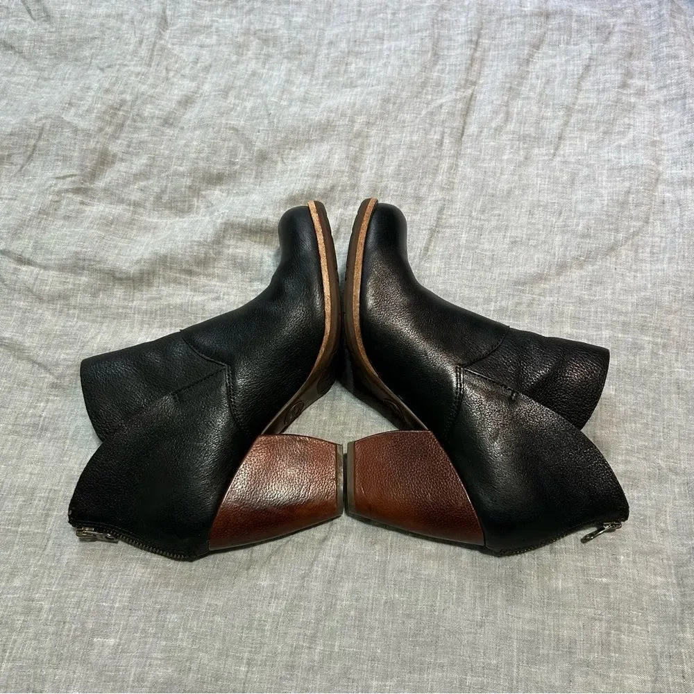Kork-Ease Castaneda Black Zip Leather Ankle Booties Size 8.5